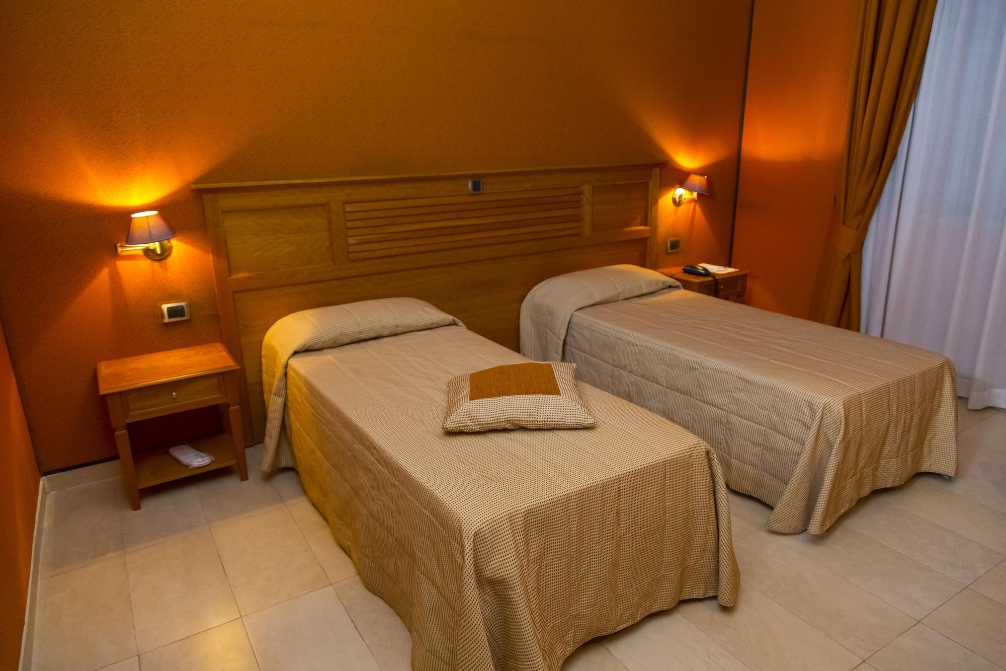 Hotel Futura Centro Congressi Napoli Esterno foto