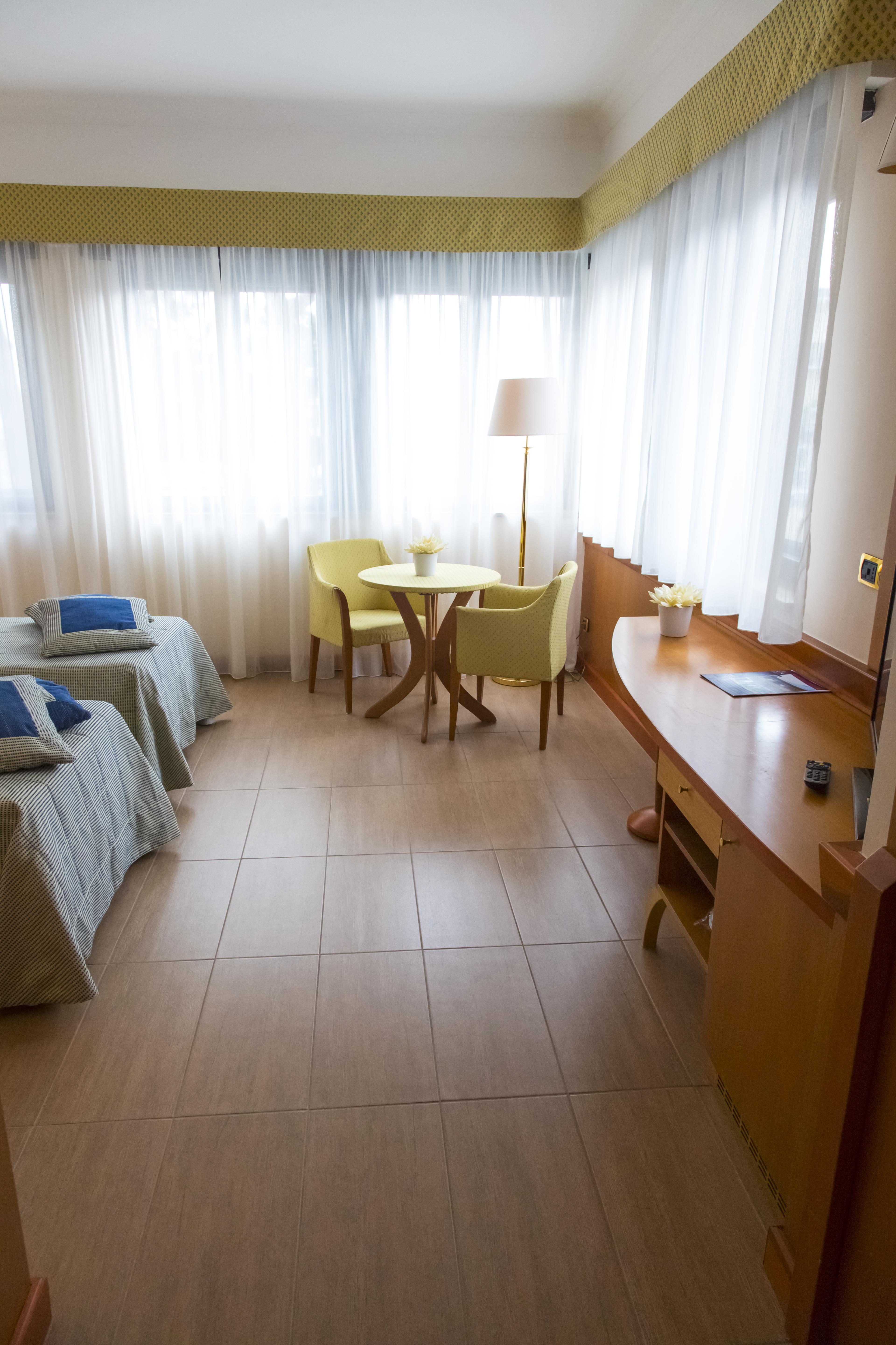 Hotel Futura Centro Congressi Napoli Esterno foto